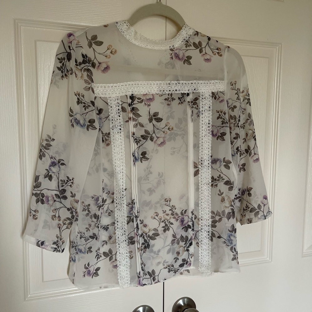 Lauren Conrad Runways floral shirt XS, long sleeve